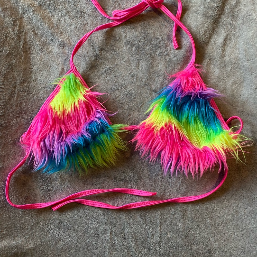 Iheartraves top